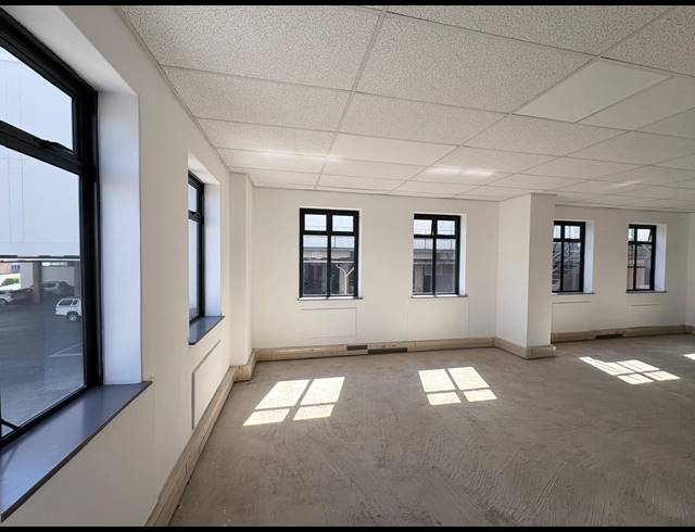 750M² OFFICE TO LET IN FOURWAYS
